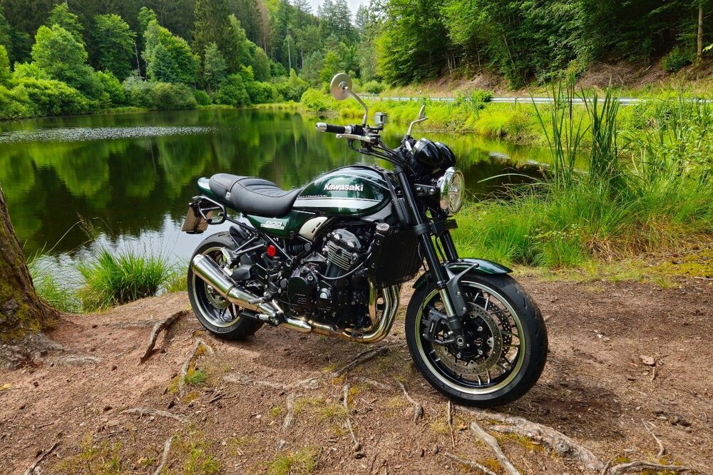 Z900RS_am-Pflzer-Weiher_3-2klein.thumb.jpg.7378ce54ce418fb527bf87089976cdd6.jpg